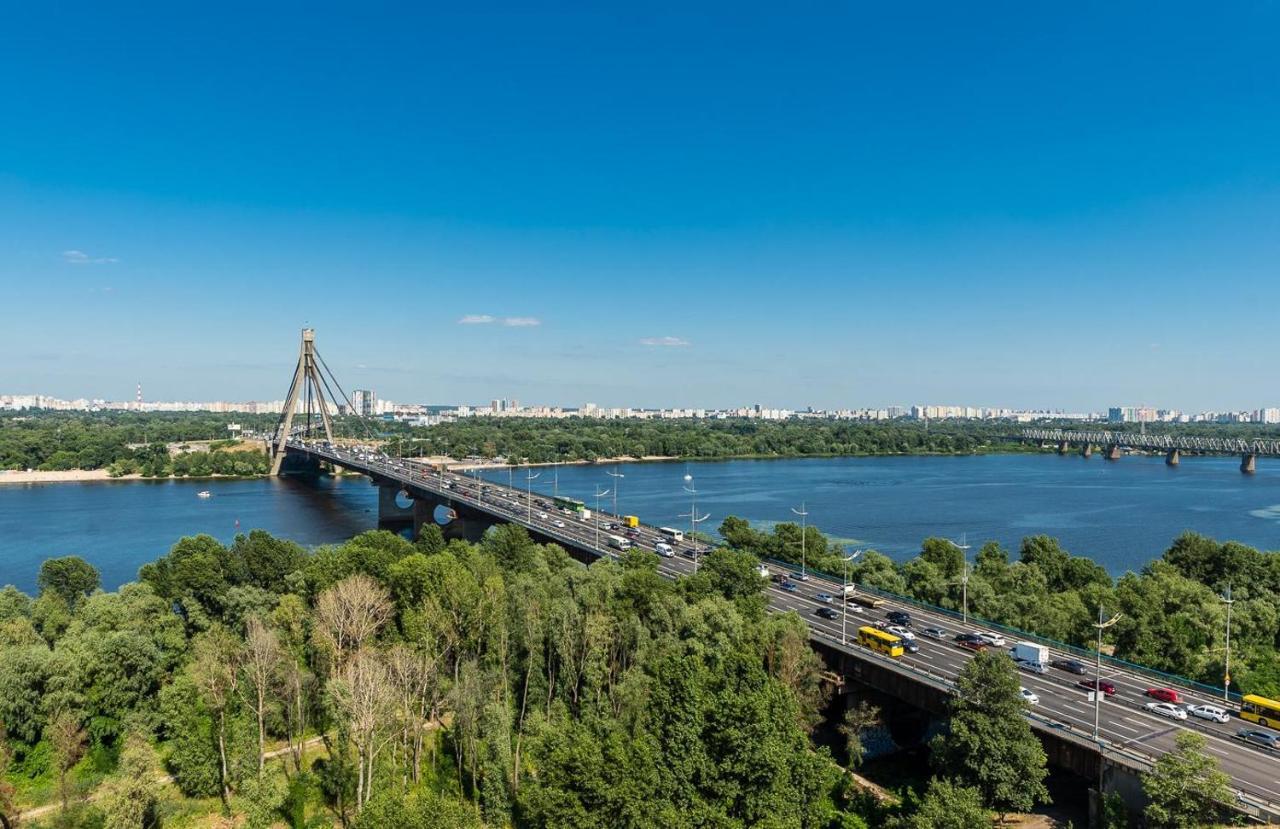 Apartment With Crazy Panoramic View Of The Dniepr